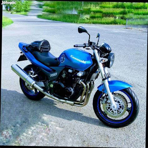 Loved by all, especially couriers. Kawasaki ZR 750 F - Kiskunhalas, Bács-Kiskun