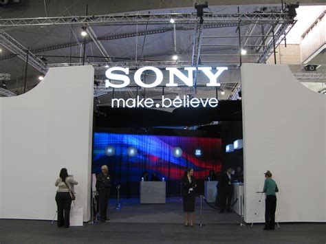 Mwc 2013 Sony Booth Tour Intomobile