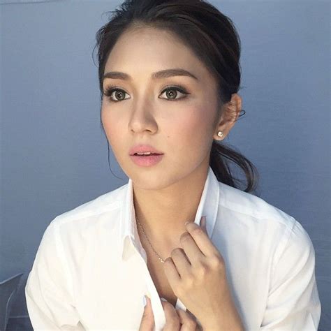 10 times kathryn bernardo nailed the winged liner look kathryn bernardo filipina makeup bernardo