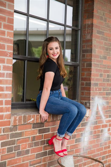 Pekin Community High School Class Of 2020 Senior Pictures 0021 Shelby Photography