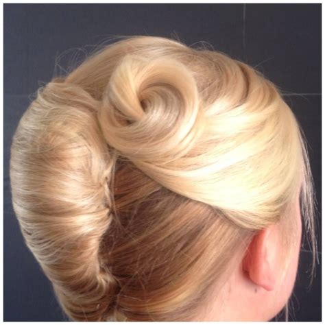 Modern Twist On The Traditional French Pleat Put Ups Hairstyles 2015