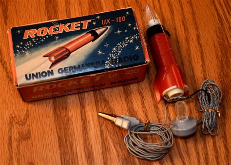Vintage Union Rocket Germanium Radio With Box Model Ux 100 Am Band