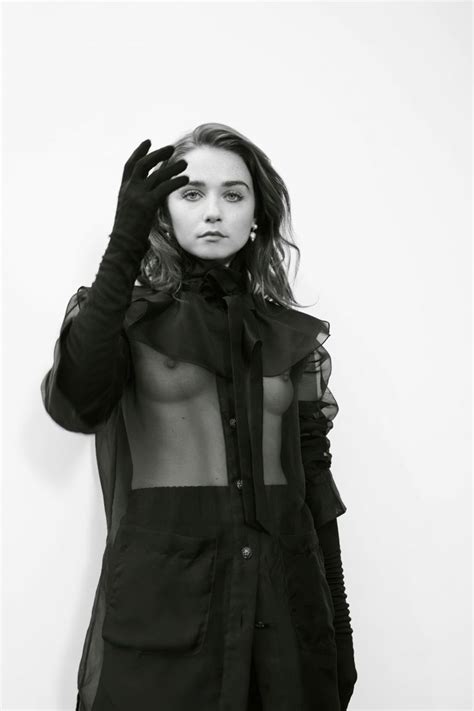 Jessica Barden Braless Thefappening