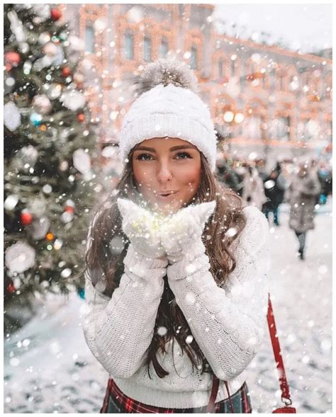 50 Best Outfit Ideas For Winter Holidays 10 Winter Senior Pictures