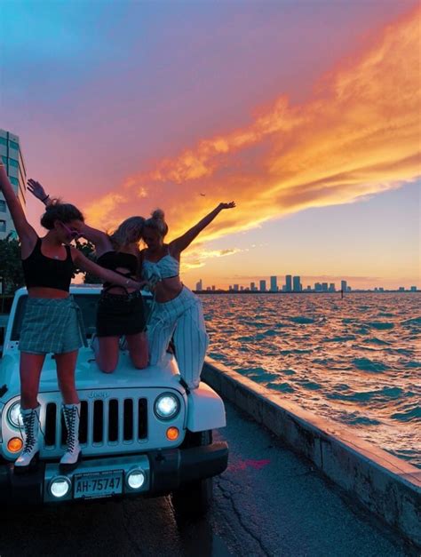Friends At The Beach With Sunset And Jeep Sunset Beach Friends Happy Jeep Positivity