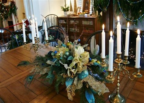 Vases are the most commonly used vessels for arranging flowers on tables. Floral arrangements for dining room tables - large and ...