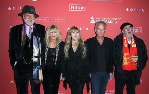 Fleetwood Mac S Mick Fleetwood Reconciles With Lindsey Buckingham