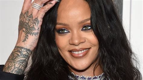 Rihanna Dave Chappelle Team Up To Raise Money For Charity Cbc News