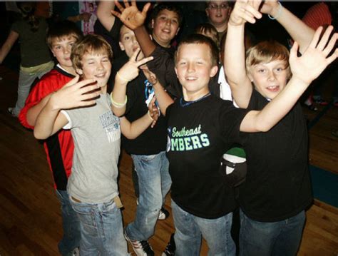 The Most Awkward Moments From Middle School Dances Times 17 Pics