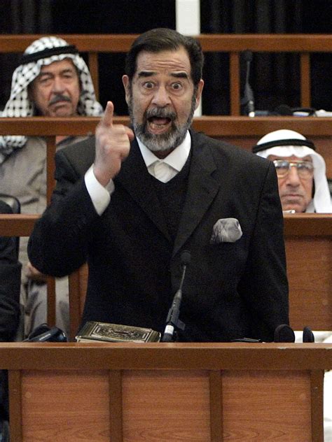 La Muerte En La Horca De Saddam Hussein El Sangriento Dictador Iraquí Que Fue Cazado Como Un Conejo