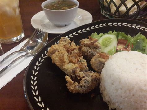 Ia mempunyai bunga yang cantik berwarna kuning. Kembang Lawang, BSD, Tangerang - Lengkap: Menu terbaru ...