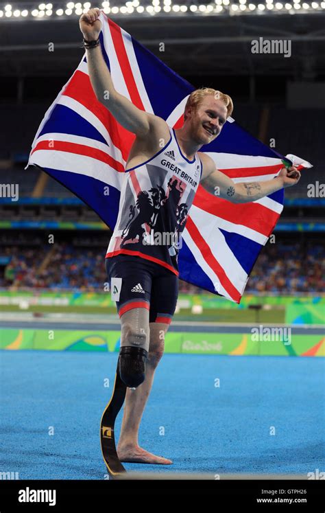 Great Britains Jonnie Peacock Celebrates Winning Gold Mens 100m Hi Res