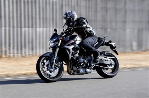 suzuki gsr 750 nuova edizione limitata black mat motociclismo