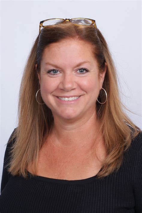 Karen Parker, Real Estate Agent - Branford, CT - Coldwell Banker Realty