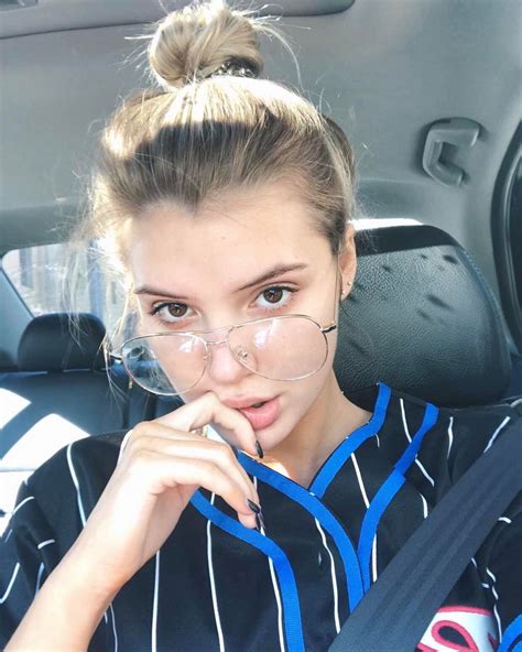 Alissa Violet Sexy Pictures 44 Pics The Girl Girl