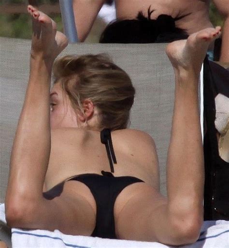 Actress Chloe Sevigny Flashes Her Ass In Cannes Scandal