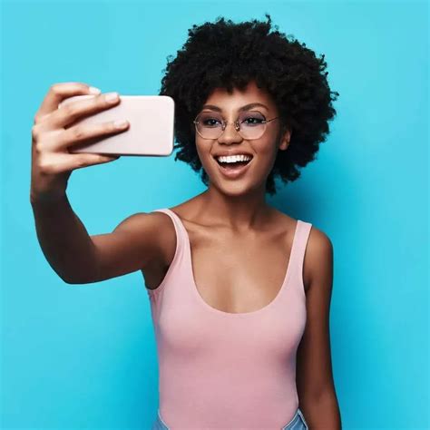 How To Take The Best Selfie Portraits Refined Portrait Selfie