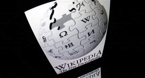 Pakistan Unblocks Wikipedia As Pm Overturns Regulators Order Bloomberg