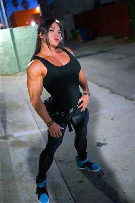 40 Super Muscular Women KLYKER COM
