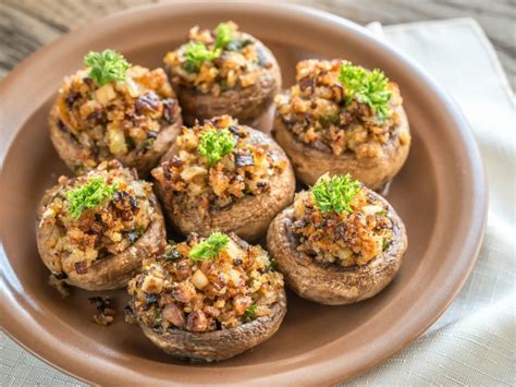 Feb 11, 2021 · recipes developed by vered deleeuw and nutritionally reviewed by rachel benight ms, rd. Academy Award Stuffed Mushrooms Recipe | CDKitchen.com