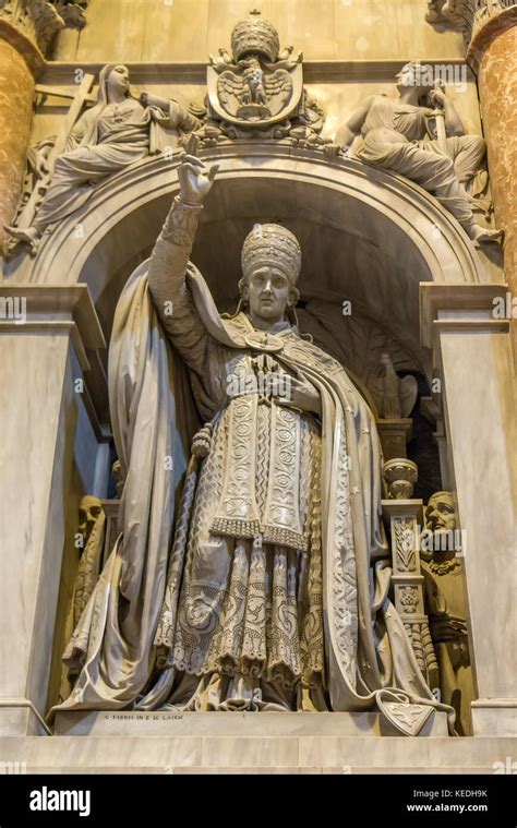 Statue Of A Pope Basilica Of St Peter Vatican City Stock Photo Alamy