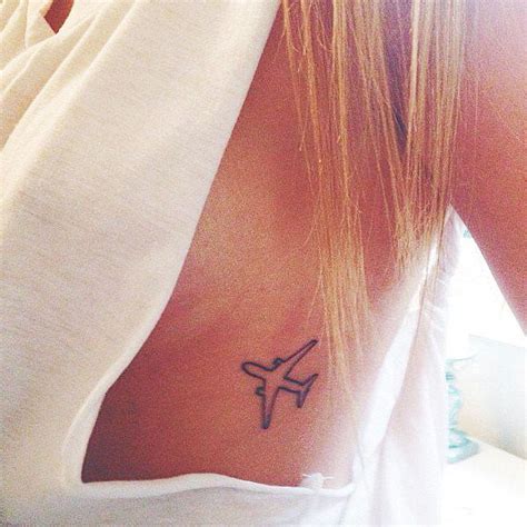 37 Small Delicate Tattoos For Women Small Delicate Female Tattoos Beautyholo