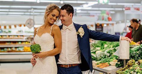Newlyweds Who Met Working At A Supermarket Go Back There To Celebrate Their Wedding Demilked