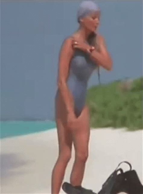 Lots Of Celebrity Nude And Non Nude Mini Vids Gifs NSFW Page 2