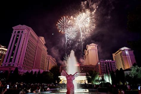 Las Vegas New Years Eve 2023 Bars And Nightlife Parties On The Lv Strip
