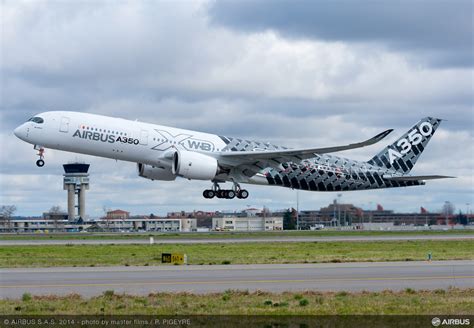 Photos Two New Airbus Jets Take Off For The First Time Business Insider