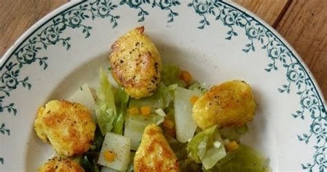 Zutaten für 1 gugelhupfform von 1,5 l inhalt (12 stück). Arme Leute Essen: Quarknocken mit bayrischem Kraut ...