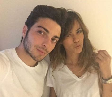 Benedetta te che non hai altri pensieri.figurati,con tutti i disastri che accadono ogni giorno,con i jiadisti alle porte di casa andiamo a pensare alla bufala dell'ignazio e alessandra,robetta da comari da cortile. Il Volo Archivi - Ladyblitz