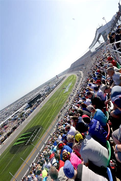 Ways to watch nascar daytona 500 2021 live stream reddit online. NASCAR Race Mom: 2018