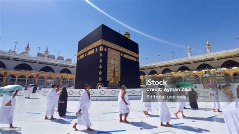 The Holy Kaaba Mecca Pilgrims Return To Masjid Alharam In Makka For