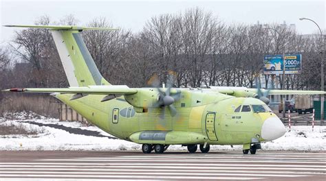 От трёх до пяти тонн. Новый военно-транспортный самолет Ил-112В успешно провел ...