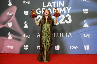 Latin Grammys Of Seville Natalia Lafourcade Sneaks Into The Urban