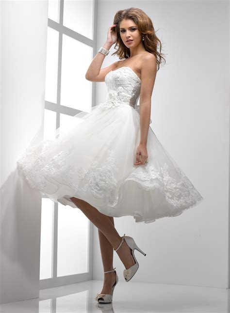 These dresses also offer elegance and style. WhiteAzalea Ball Gowns: September 2012
