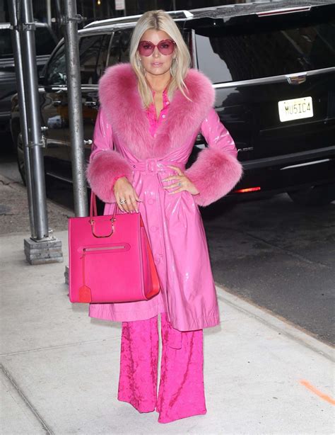 Jessica Simpson In Pink Outfit At Buzzfeed In New York 08 Gotceleb