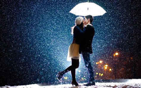 Love Couple Kissing The Snow Romantic Couple Wallpapers : Wallpapers13.com
