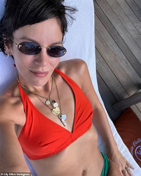 Lily Allen Shows Off Her Toned Abs As She Kickstarts Her 2023 Fitness Regime Daily Mail Online