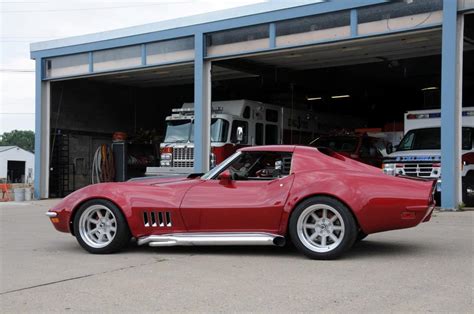 While some of these vehicles are over 30 years old, corvette enthusiasts are in for a special treat as there is plenty of room for exterior customization with the help of top flight automotive. 1968-1972 CORVETTE FLARED FENDERS FACTORY WHEEL EDGE ...