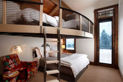 Aménagée avec un lit en mezzanine et des couleurs tendances, la chambre ado fille prend de la hauteur avec une déco qui colle à son âge ! Lit mezzanine bien choisir Gain de place optimiser l ...