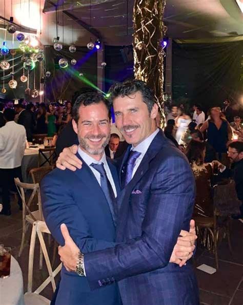 Hernán 'el grillo sada' celebra sus 55 años de vida con una divertida fiesta acompañado de más de 250 invitados. Las fotos que Salinas no quiere que veas de la boda de su hijo