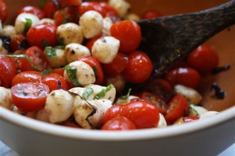 Carolynns Recipe Box Tomato Bocconcini Salad With Fresh Basil And Balsamic