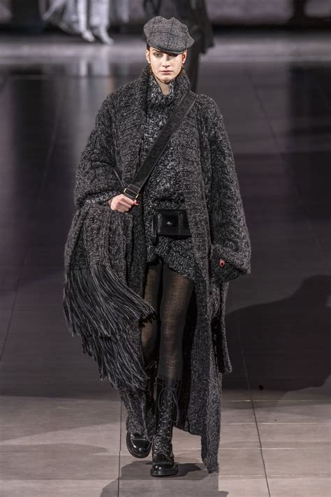 Maybe you would like to learn more about one of these? Il maglione della nonna non è mai stato così cool come il ...