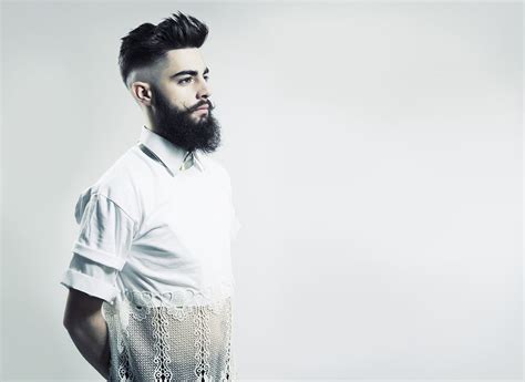 Get frange longue sur le coté dégradé images. www.intercoiffure-france.com | Coiffure, Mode et Beauté