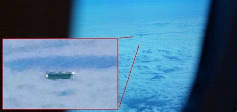 Ufo Photographed From Plane Over London Unexplained Mysteries