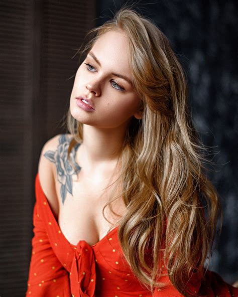 Anastasia Scheglova Max Pyzhik Women Model Blonde Portrait Indoors