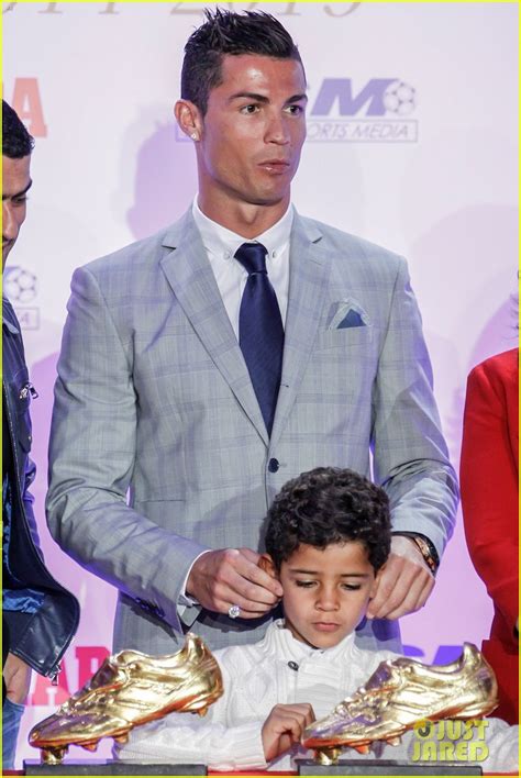 Cristiano Ronaldo Wins Record Fourth Golden Boot Award Photo 3482934