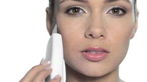 why ultrasonic face scrubber is good for getting glowing skin
